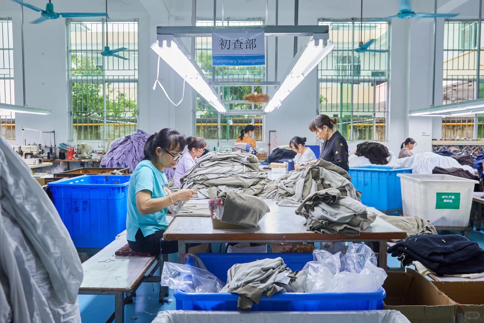 Youtricot invests in 50 12-gauge and 30 7G STOLL knitting machines, boosting production capacity, seamless knit expertise, efficiency, and sustainable high-quality knitwear