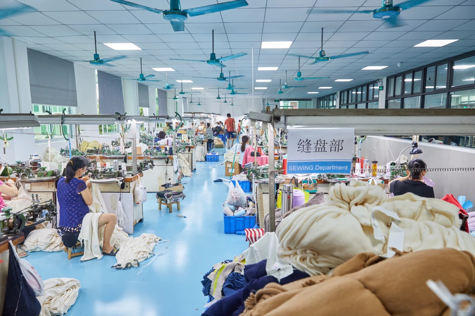 Youtricot invests in 50 12-gauge and 30 7G STOLL knitting machines, boosting production capacity, seamless knit expertise, efficiency, and sustainable high-quality knitwear