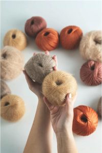 Colorful yarn for knitwear yarn OEM and small-batch custom knitwear